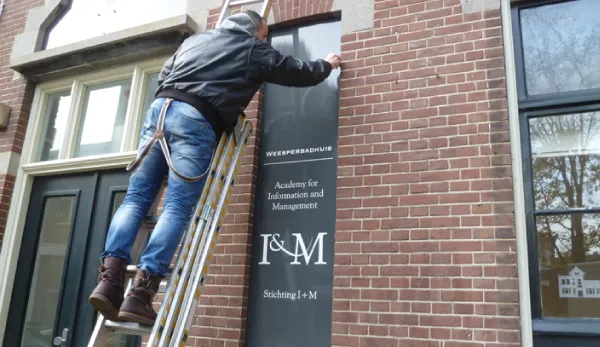 Belettering / plakletters Belettering / plakletters